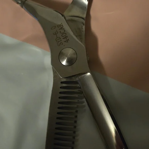 4 Pc.Bundle Professional Hair Cutting Shears and Thinning  Shears - Picture 4 of 10